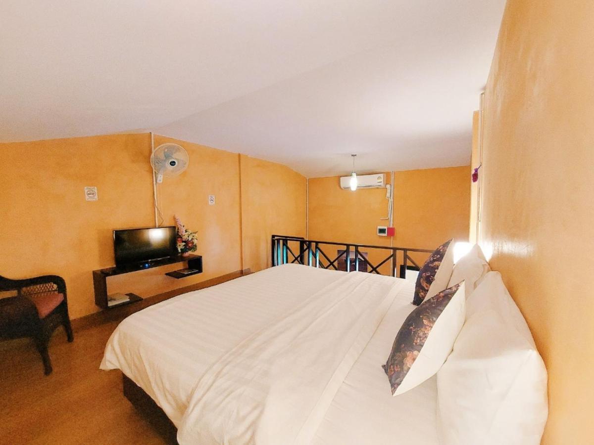 Retro Box Hotel Chumphon Εξωτερικό φωτογραφία